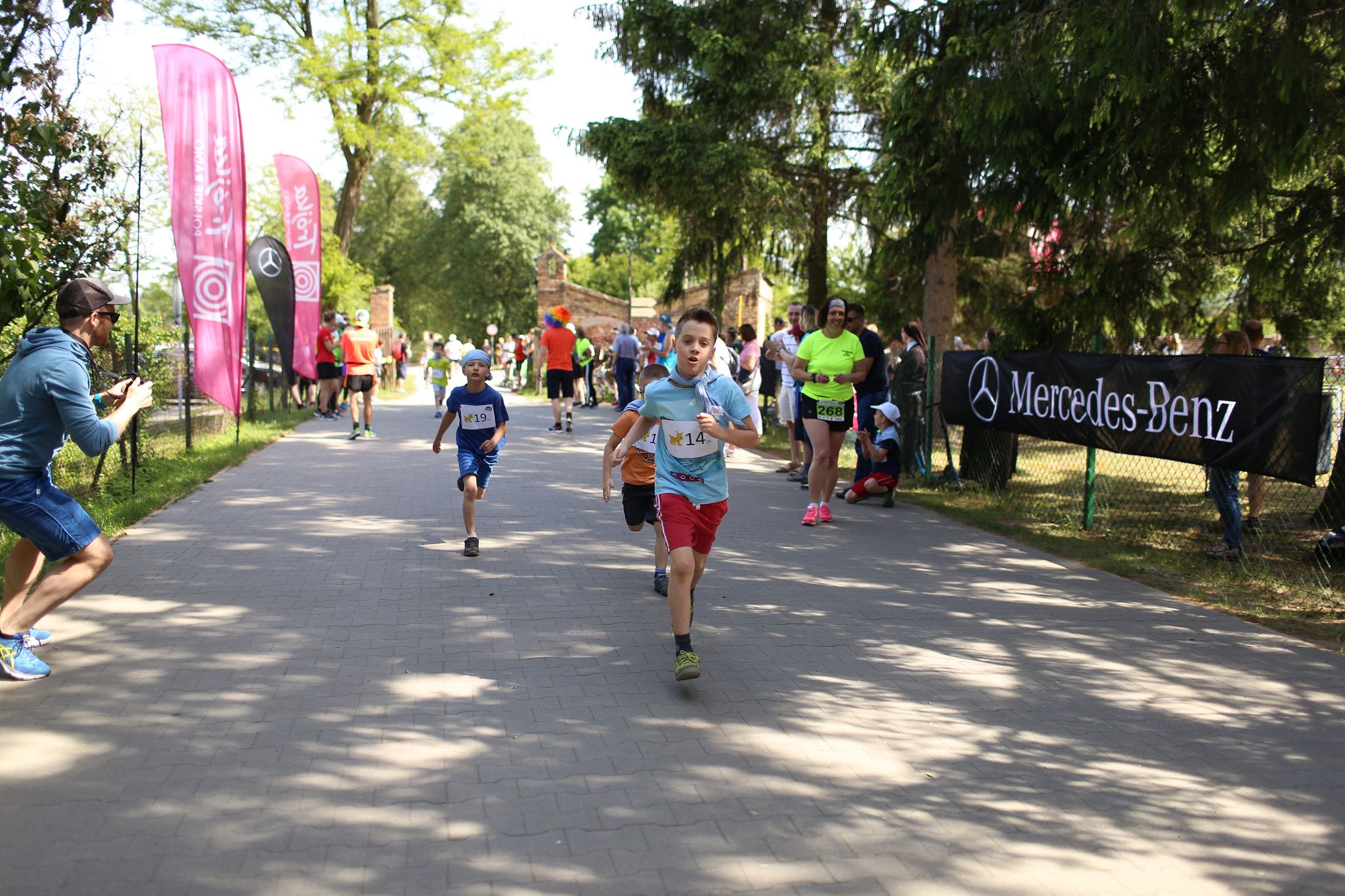 Rywalizacja w biegu dziecięcym